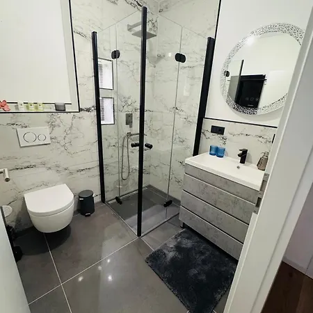 Modernes Gaestezimmer Nahe Frankfurt Mit Eigenem Bad Und Zugang Bed & Breakfast